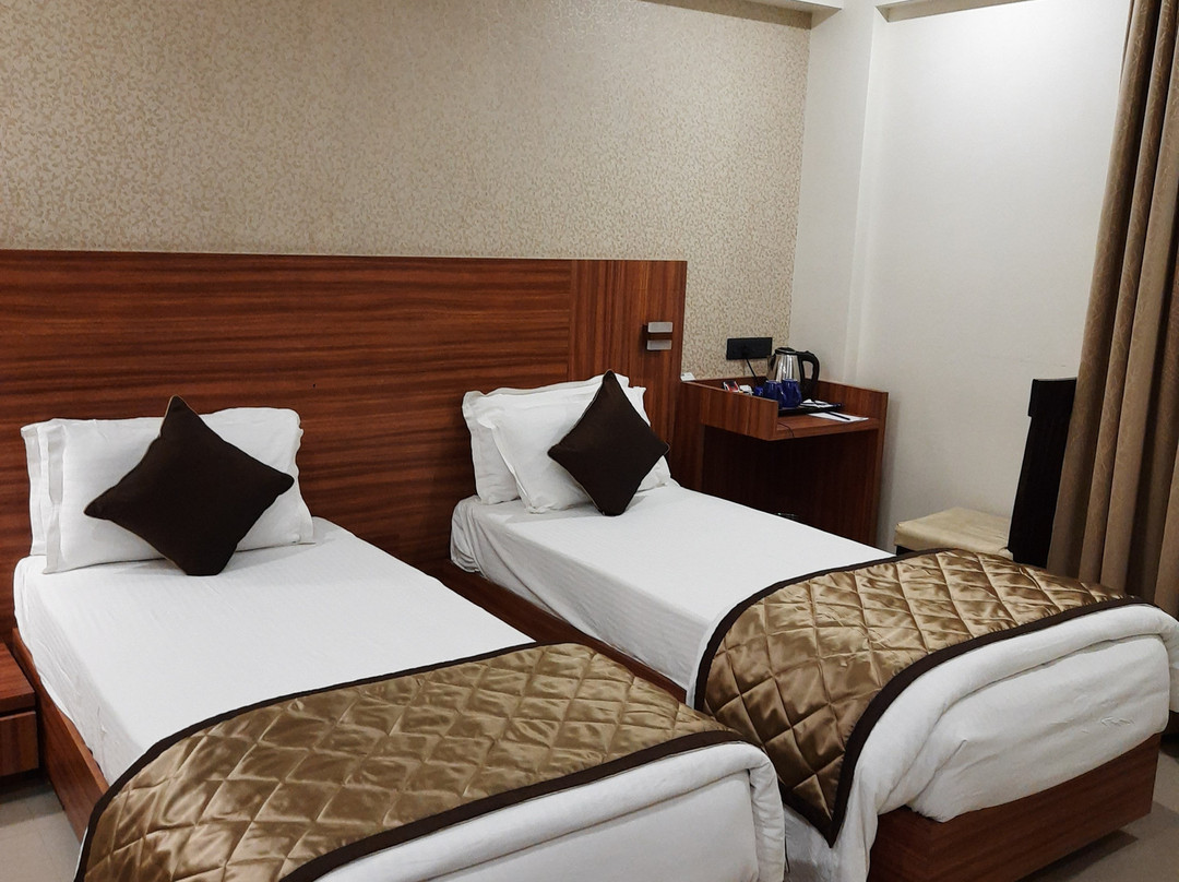 Kyriad Hotel Solapur by OTHPL主图