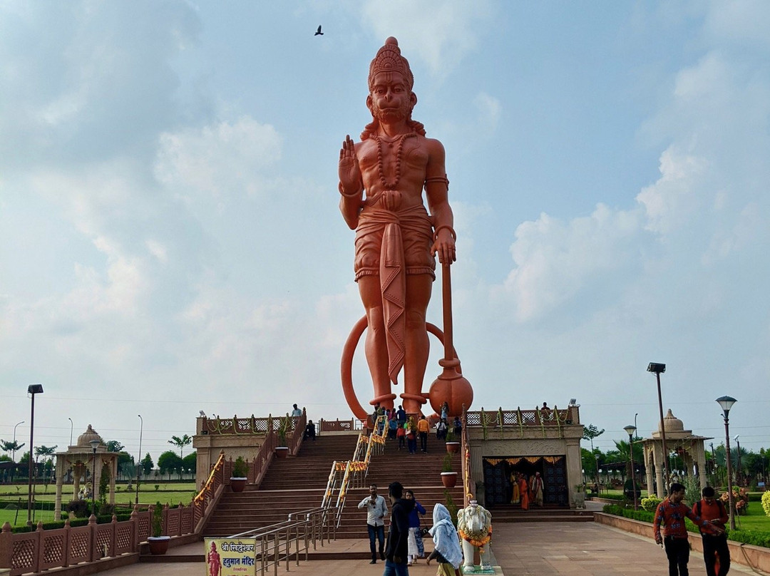 101 Ft. Hanuman Idol景点图片