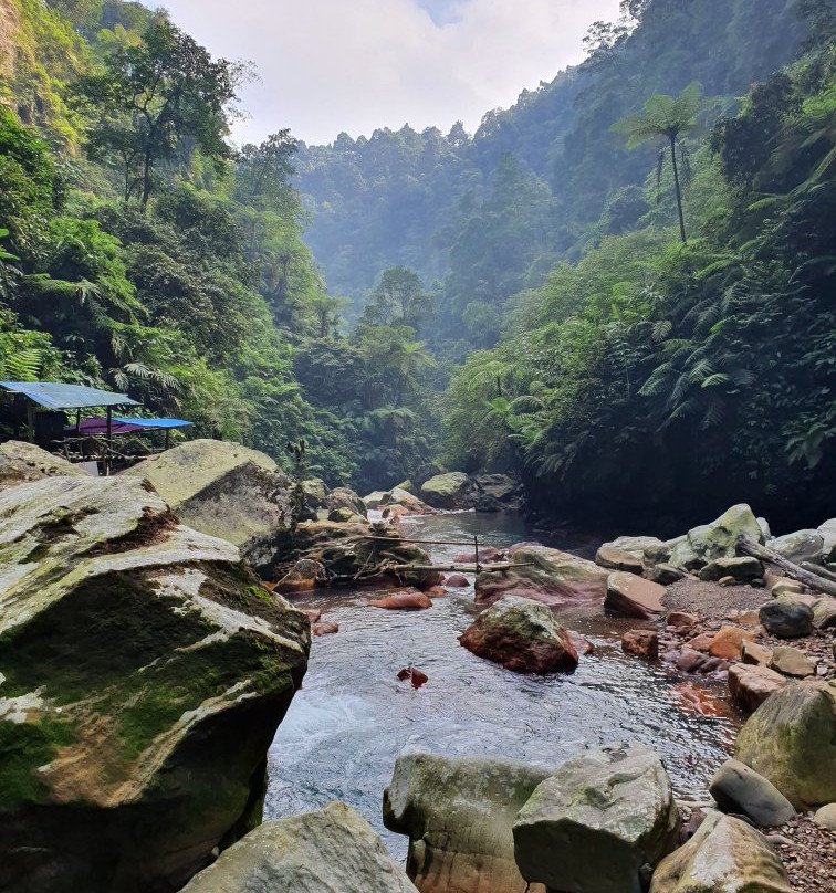 Seribu Waterfall景点图片