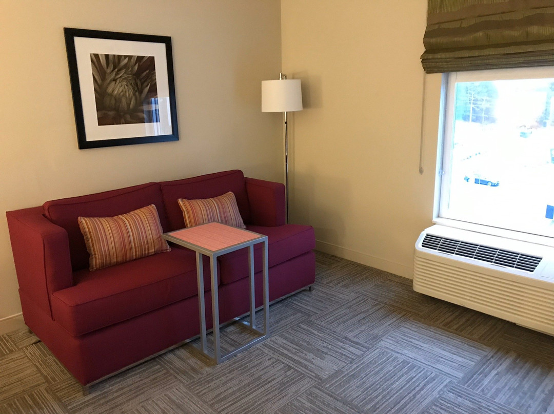 Hampton Inn & Suites Fayetteville主图