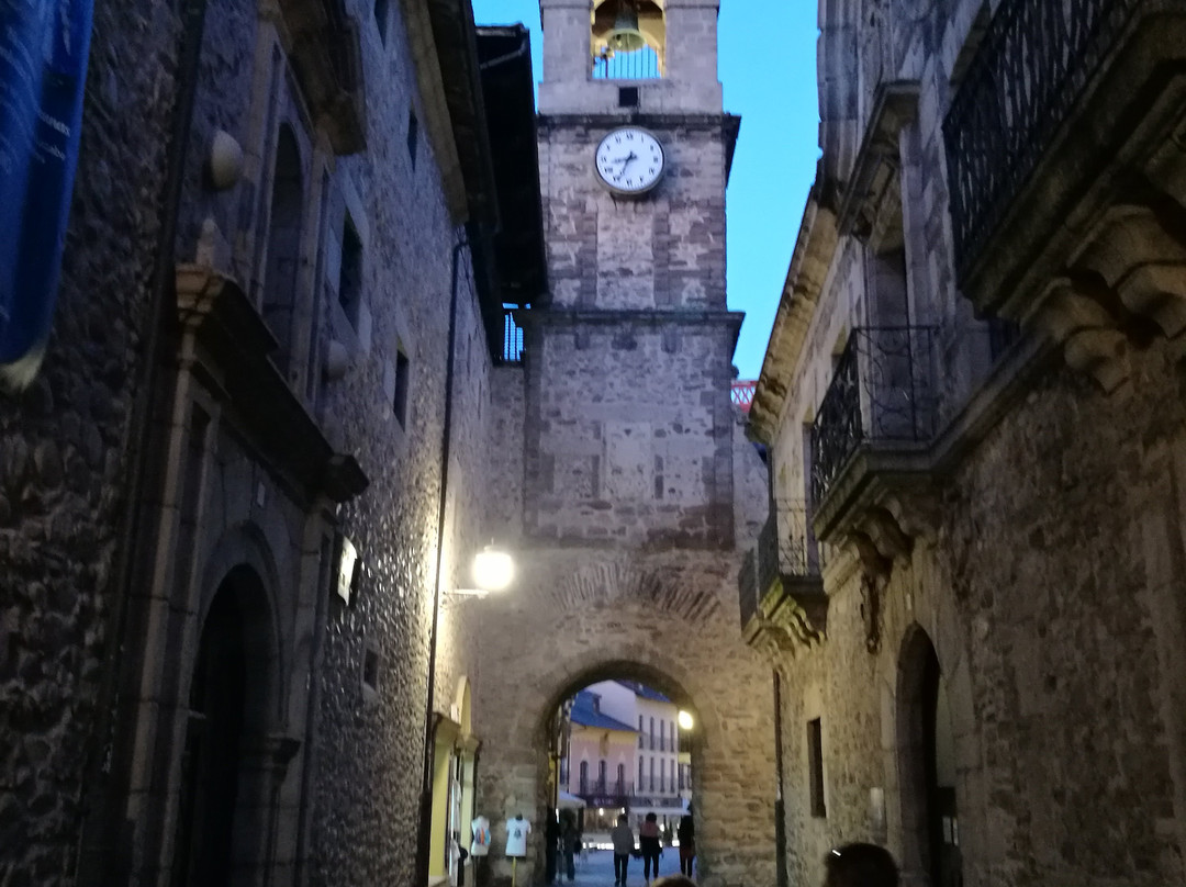 Torre del Reloj-蓬费拉达必去景点