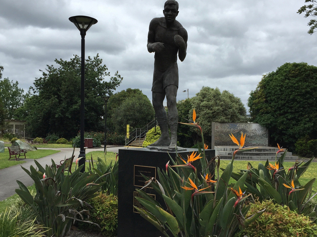 Lionel Rose Statue-沃拉格尔必去景点