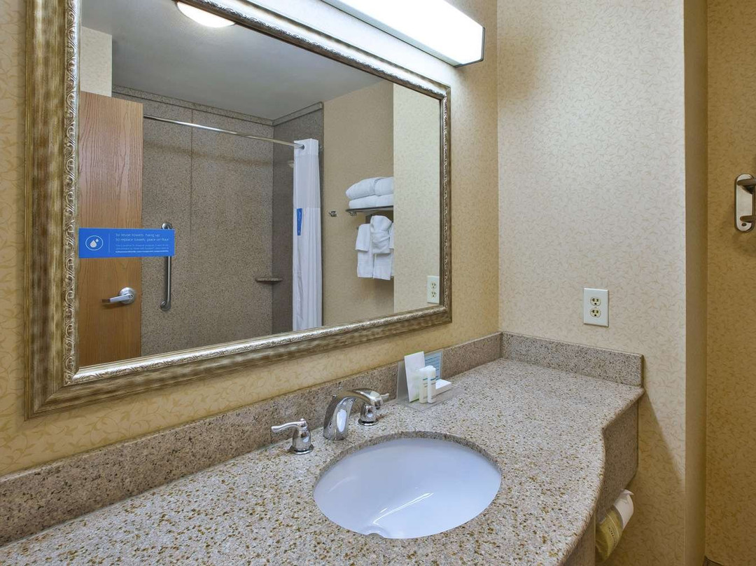 Hampton Inn Pittsburgh Area-Beaver Valley-Ctr Township主图