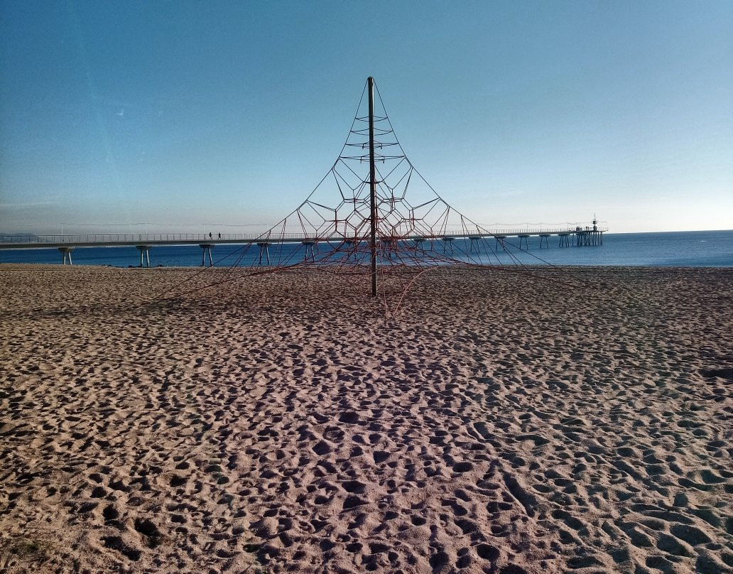 Badalona Beach景点图片