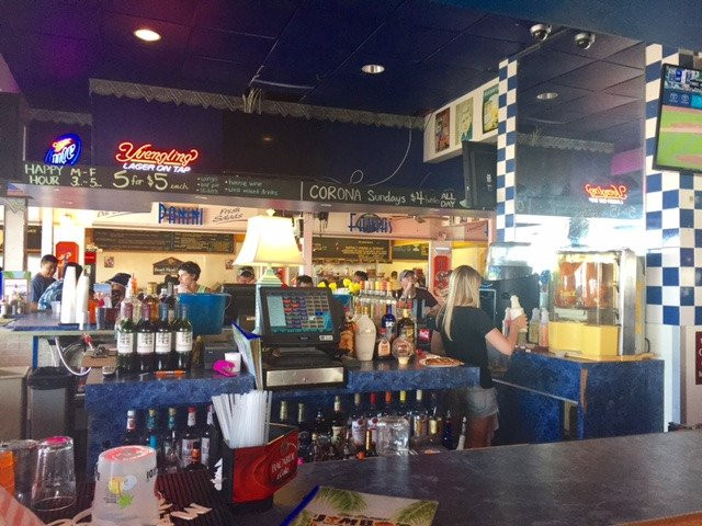 Jimbo's Bar and Grill景点图片