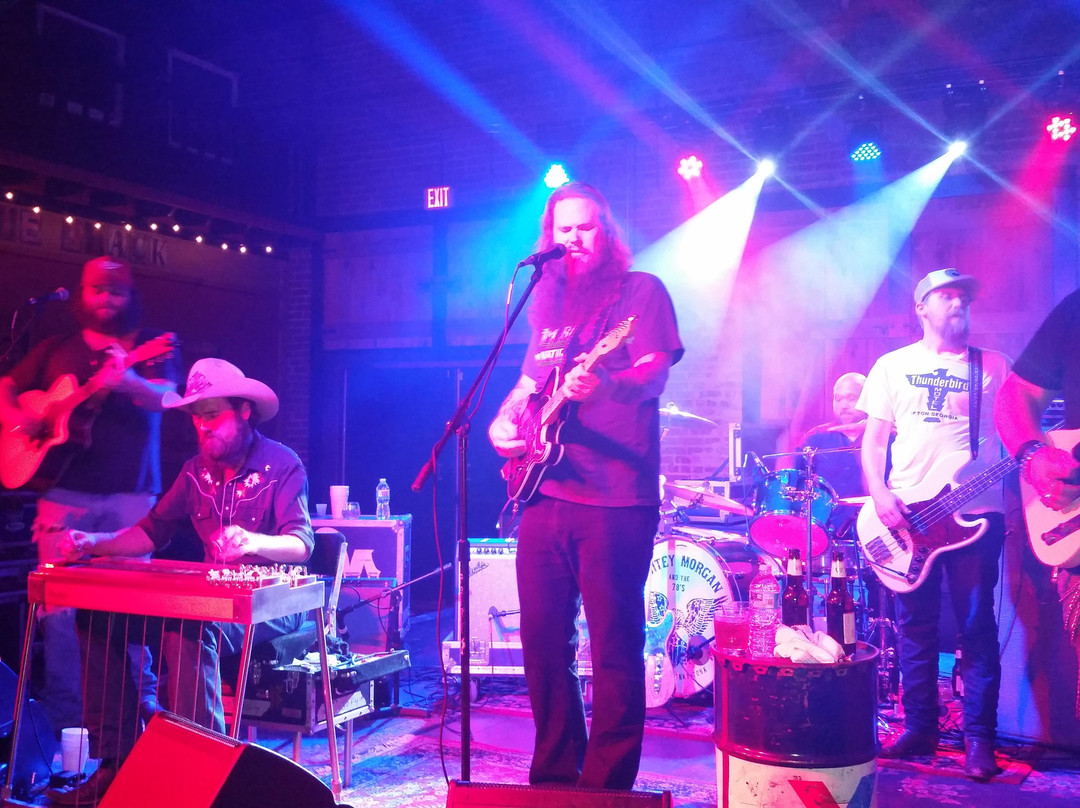 Live Oaks Bar & Ballroom-门罗必去景点