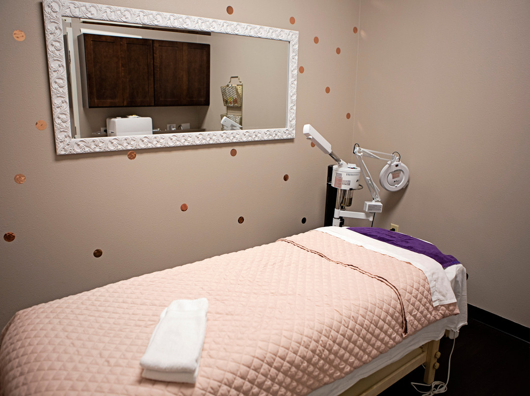 Haslet旅游景点-Melt Spa + Massage