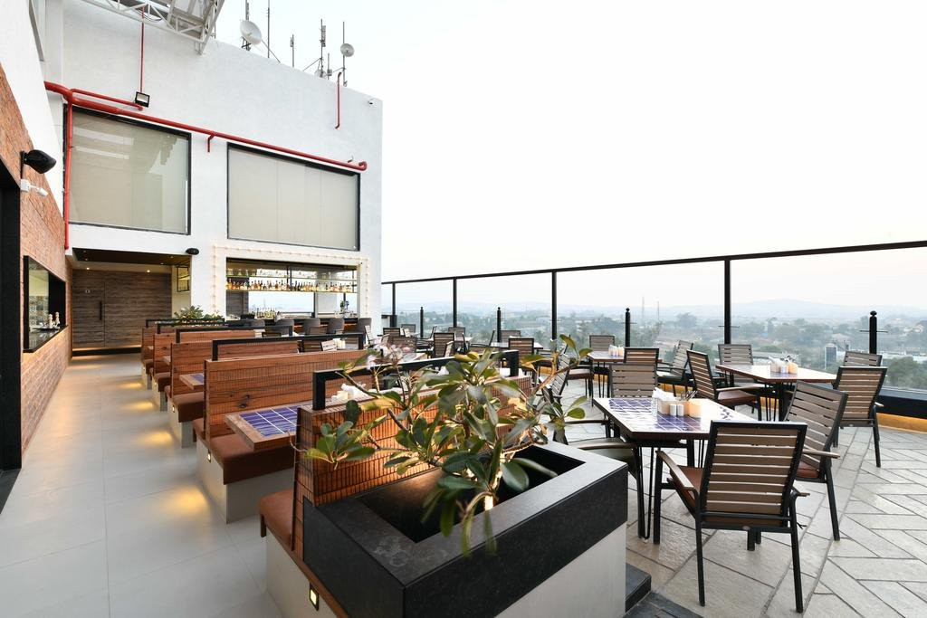 Krishna Palace Hotel主图