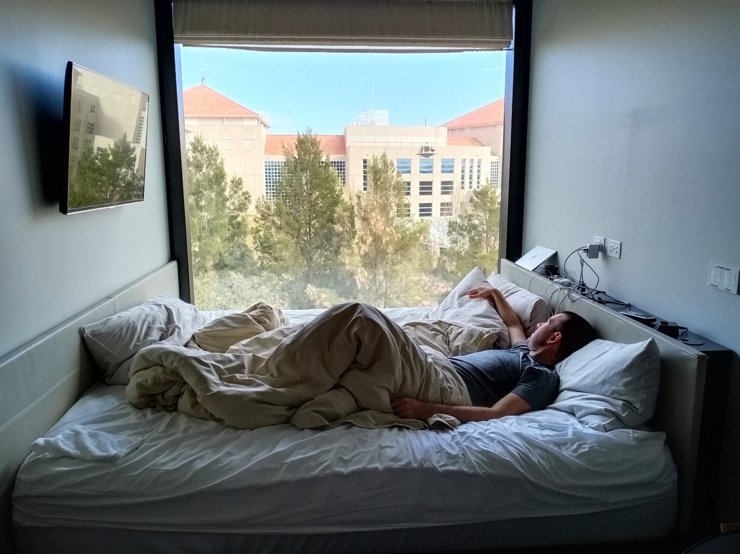 小国度酒店主图