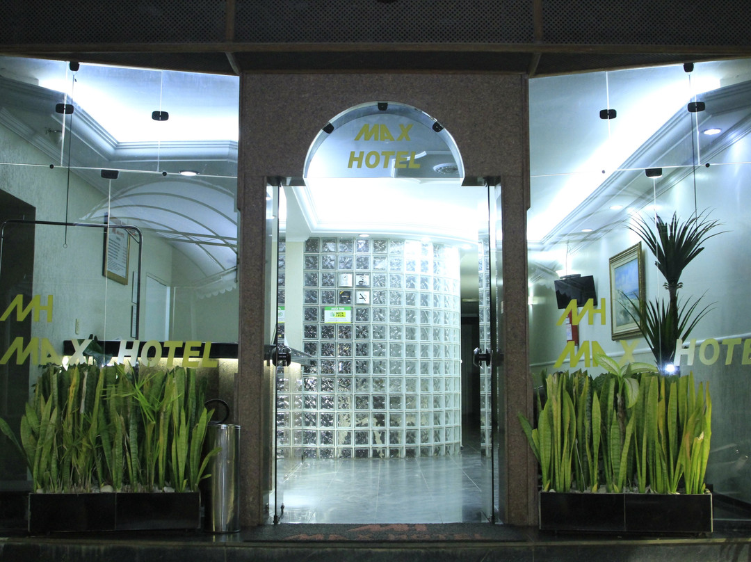 Max Hotel主图
