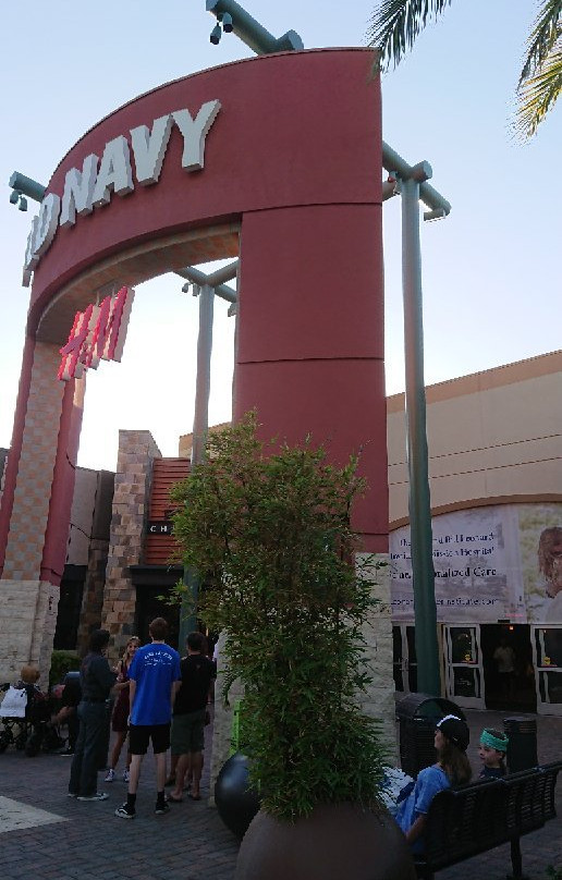 The Shops At Mission Viejo-米逊维耶荷必去景点