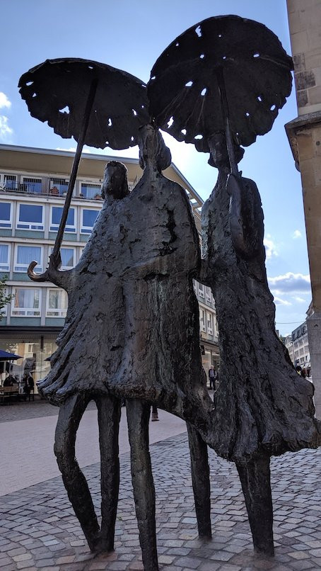 Regenschirmdamen-亚琛必去景点