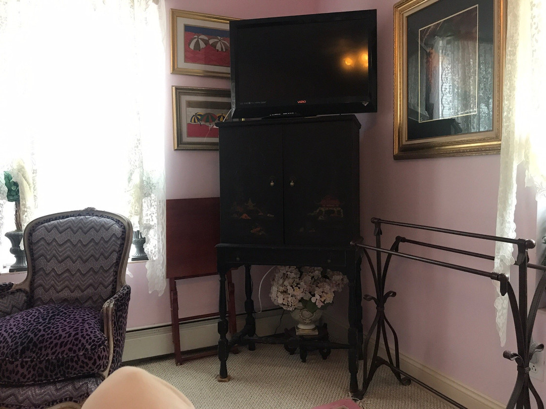 Beds On Clouds - Catskill Lodging主图