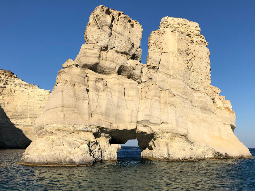 Catamaran Emelia-帕罗奇亚必去景点