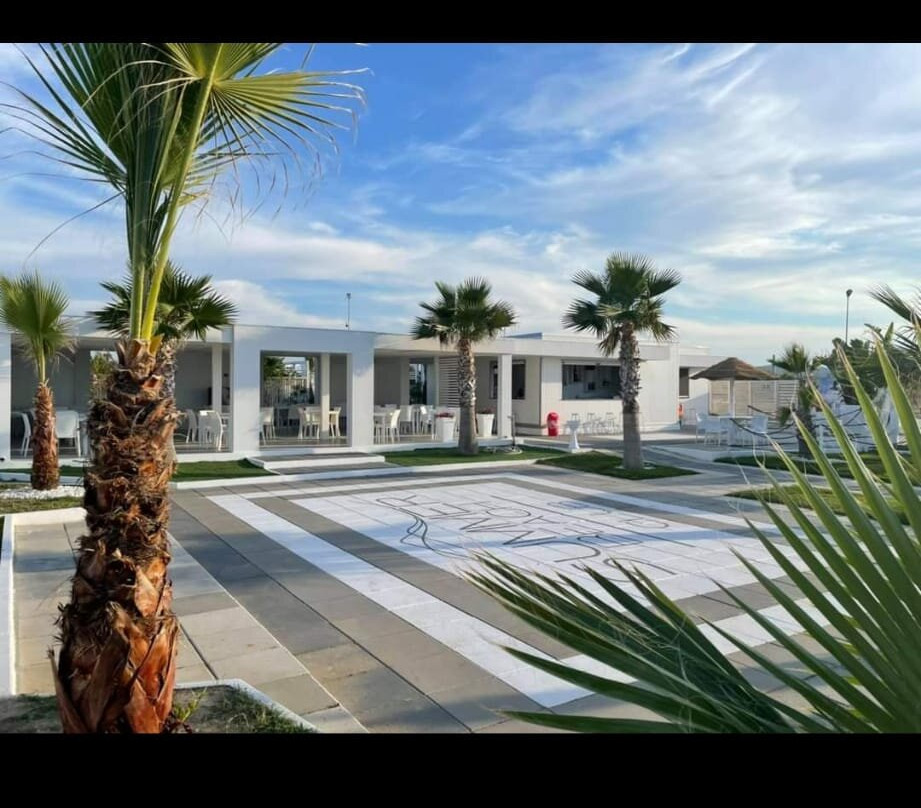 Summer Beach Club