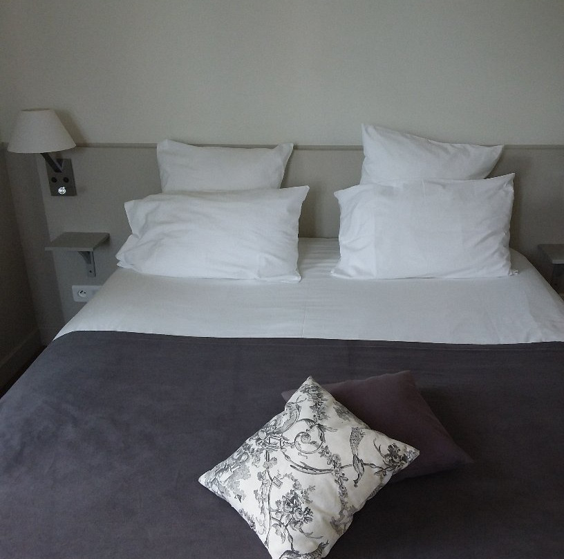 Les Herbes Folles主图