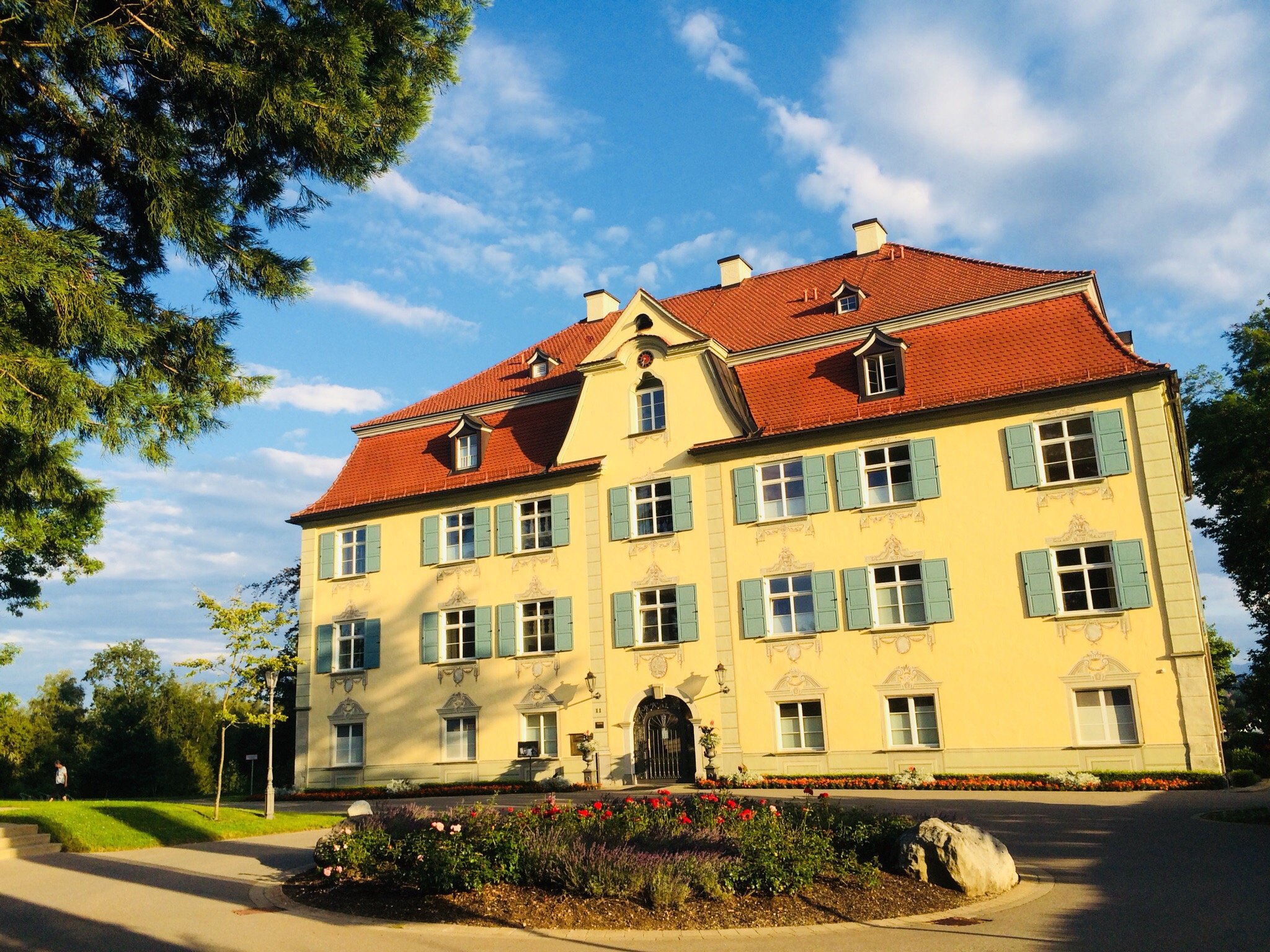 Schloss Neutrauchburg-官方