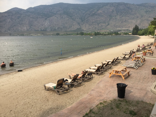 奥索尤斯海岸酒店主图