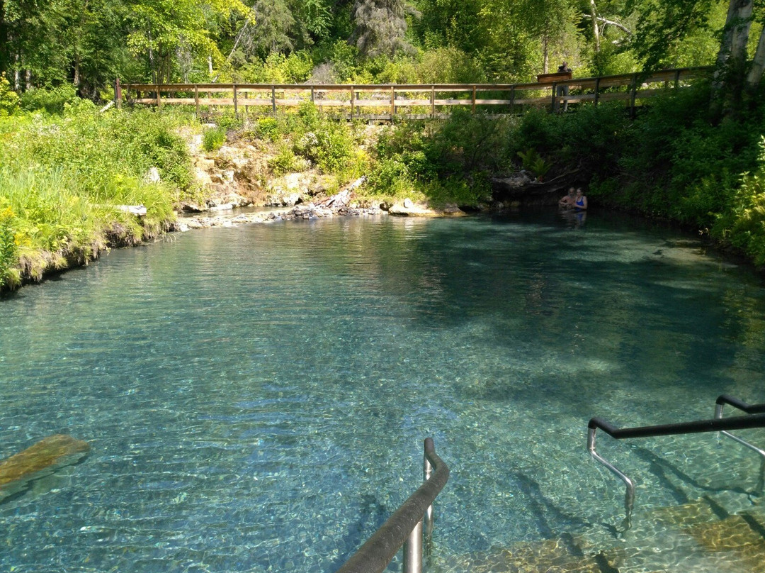 Liard River Hot Springs Provincial Park-不列颠哥伦比亚省必去景点