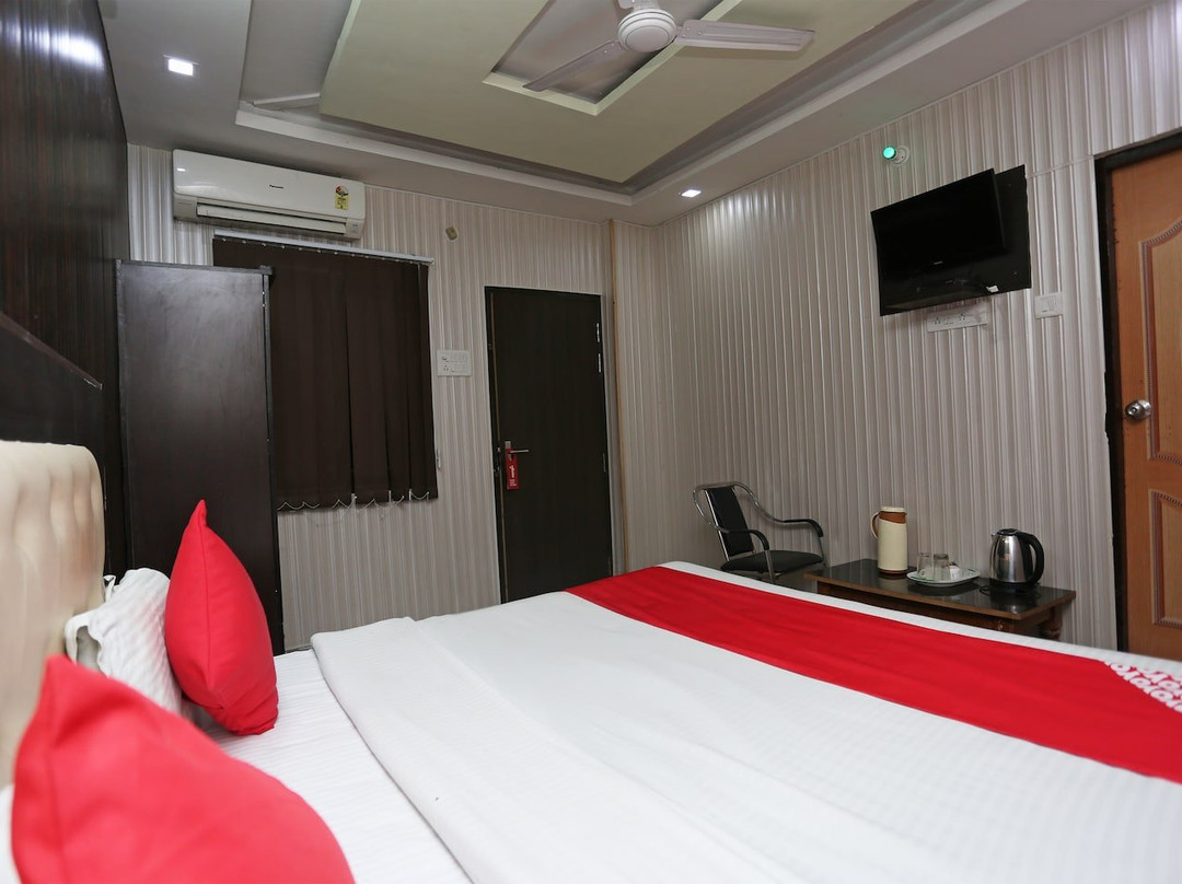 OYO 16391 Mangalam Palace主图