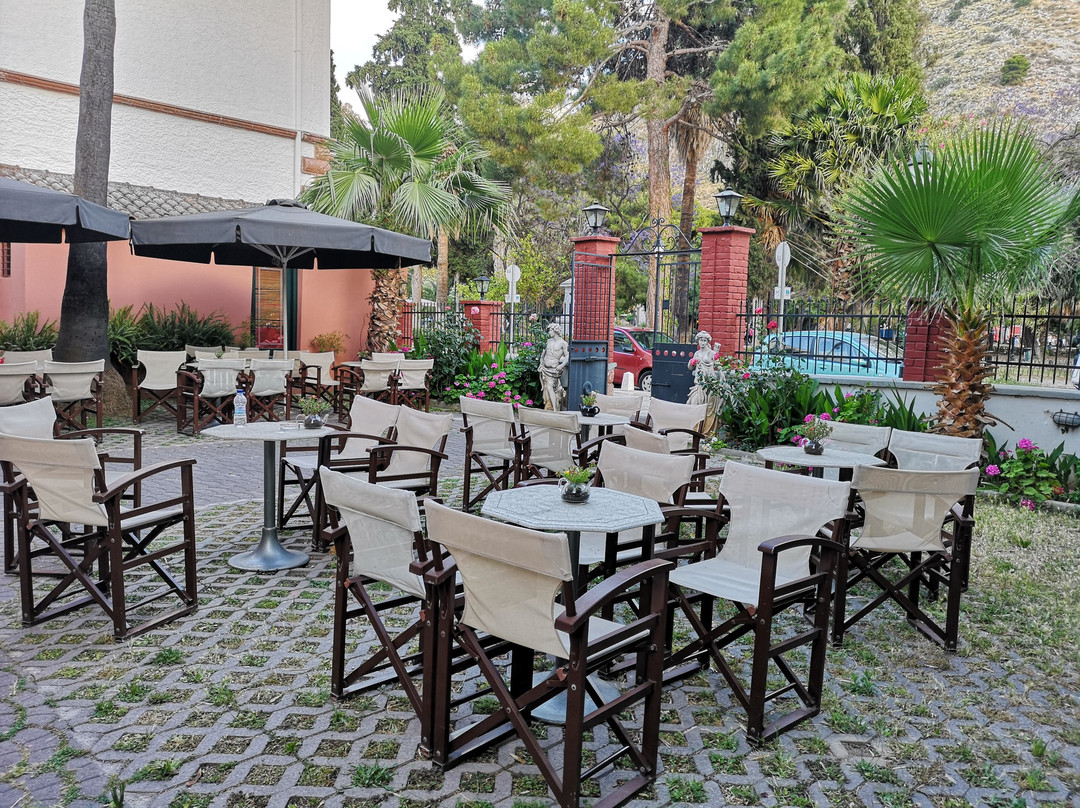 Nafsimedon Hotel主图