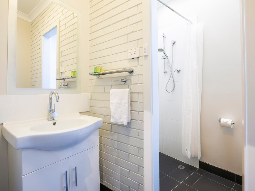 Nightcap at Playford Tavern主图