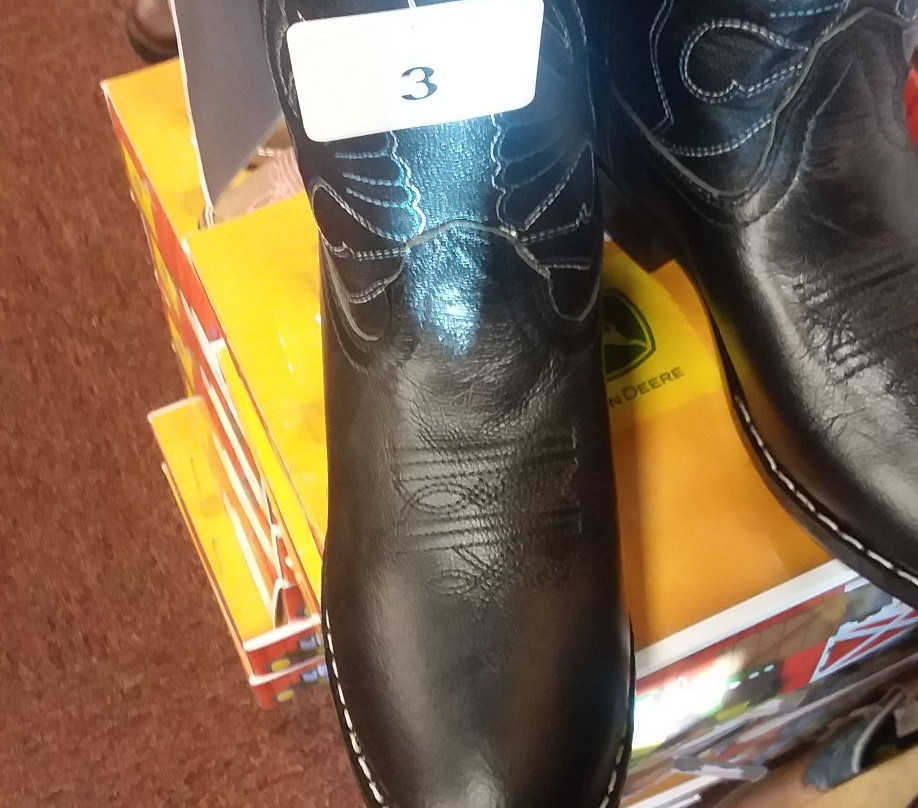 Boot Factory Outlet-塞维尔维尔必去景点