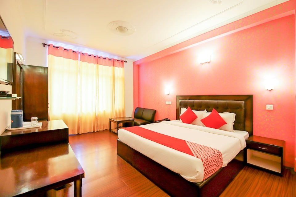 OYO 3146 Six Season Regency
