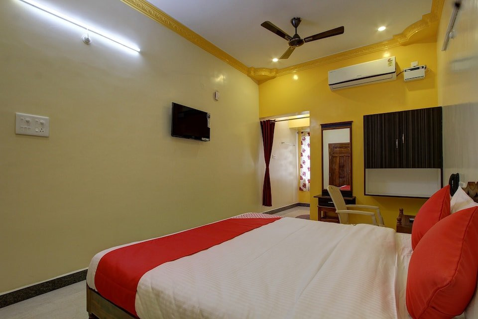 Hotel O K S Residency主图