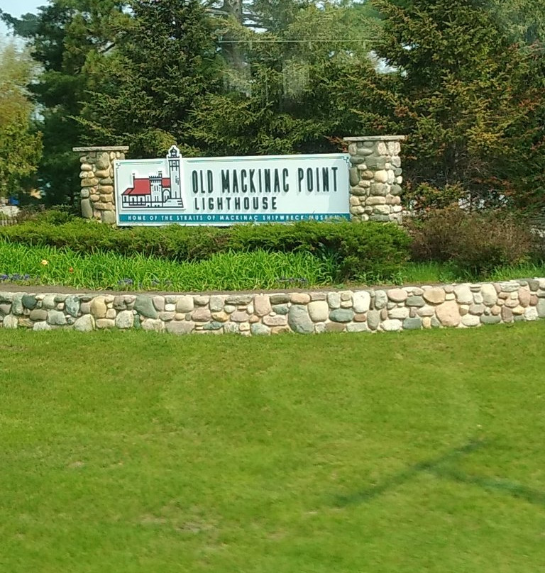 Old Mackinac Point Lighthouse景点图片