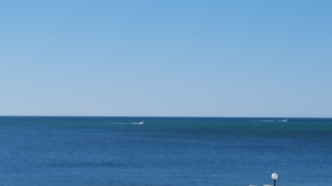 Surfcomber on the Ocean主图