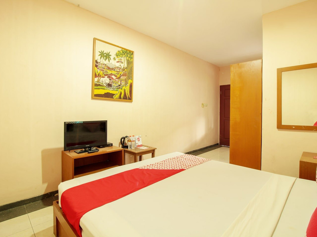 RedDoorz Plus @ Hotel Sofia Pangandaran主图