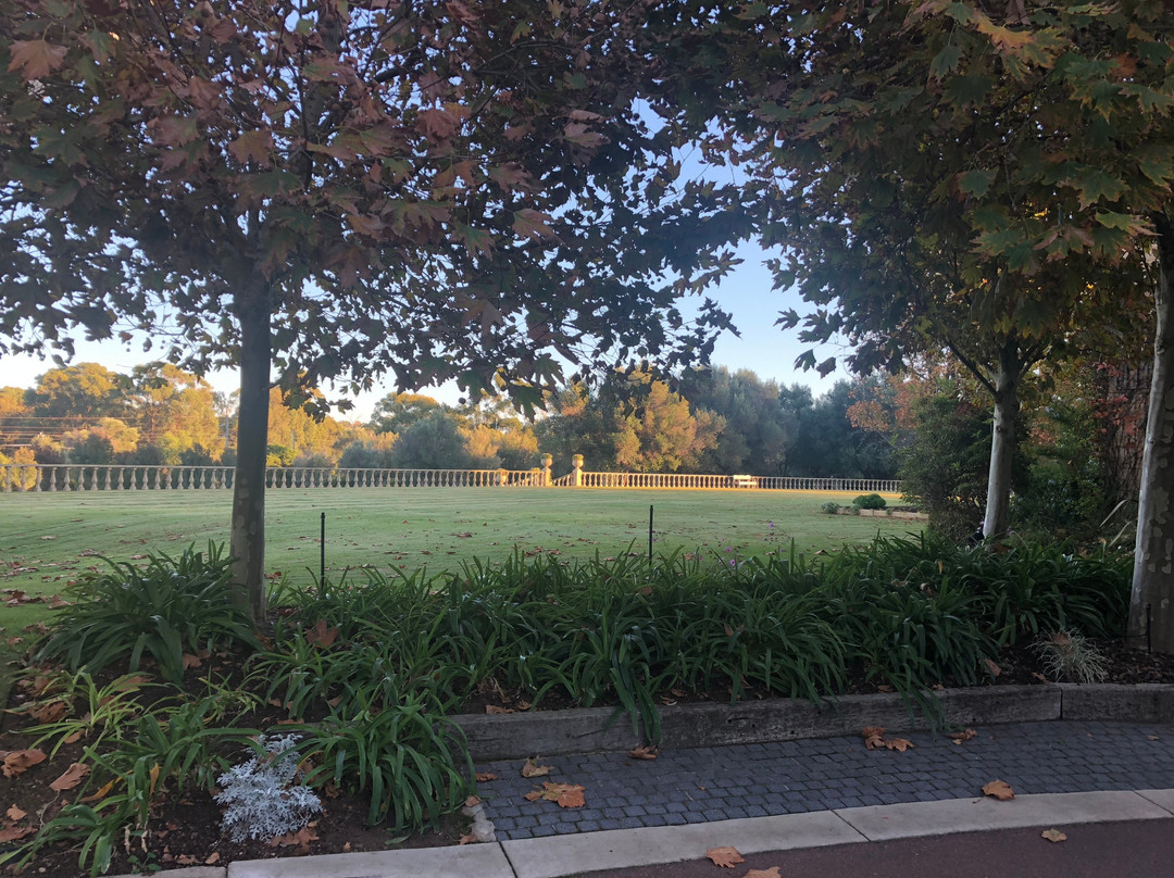 Peel Manor House主图