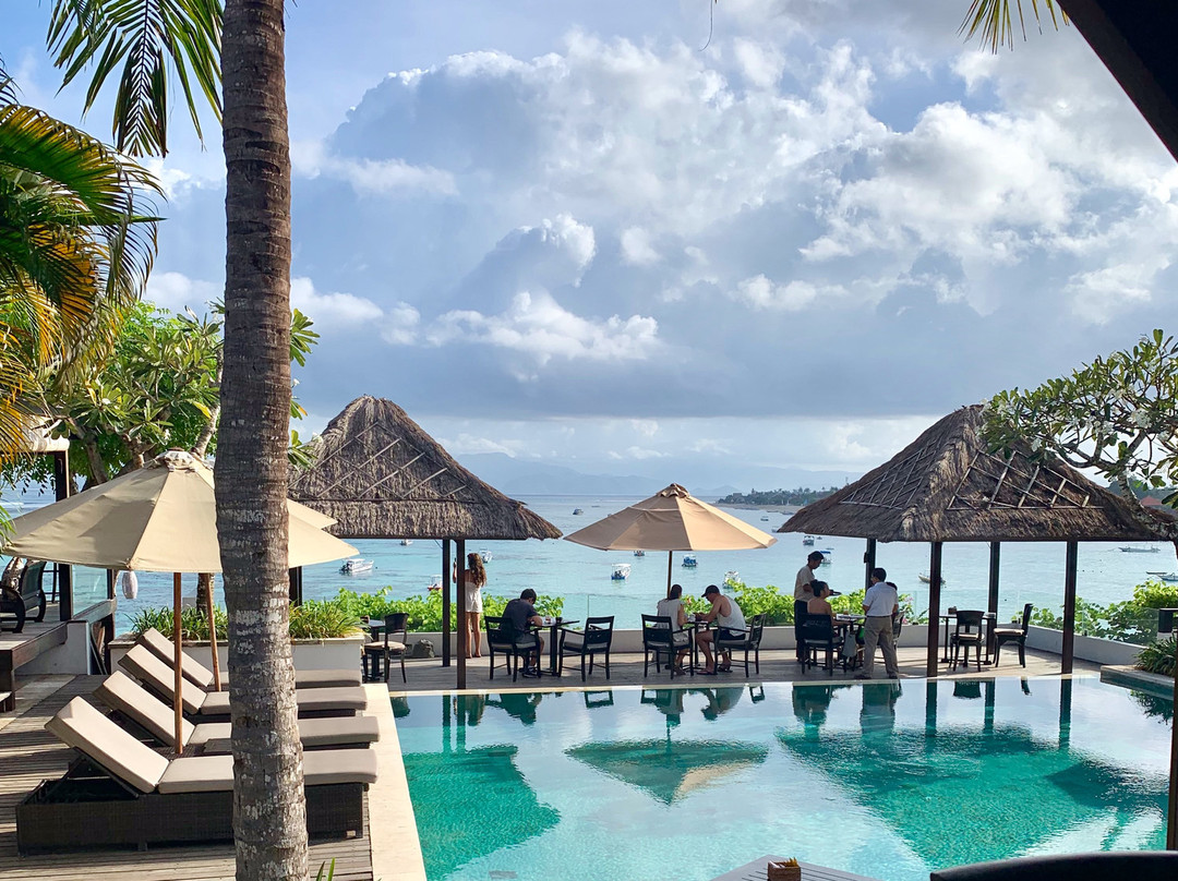 巴都卡朗蓝梦温泉假日酒店主图