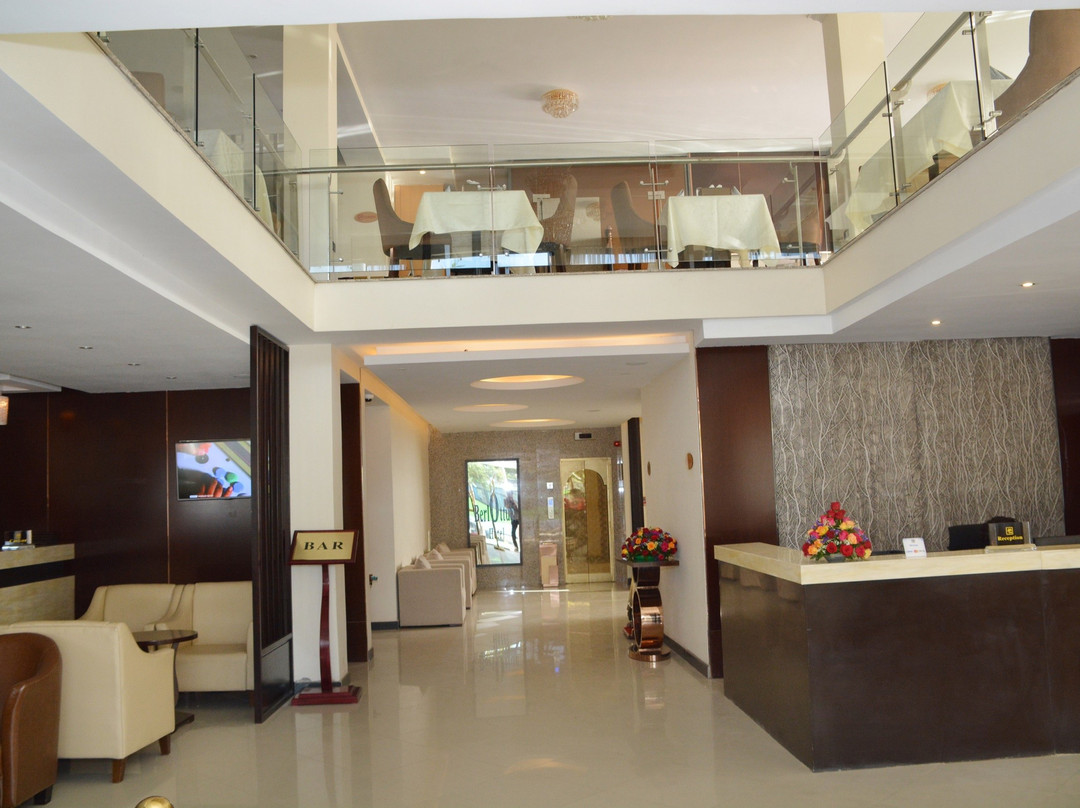 Berlottue Hotel主图