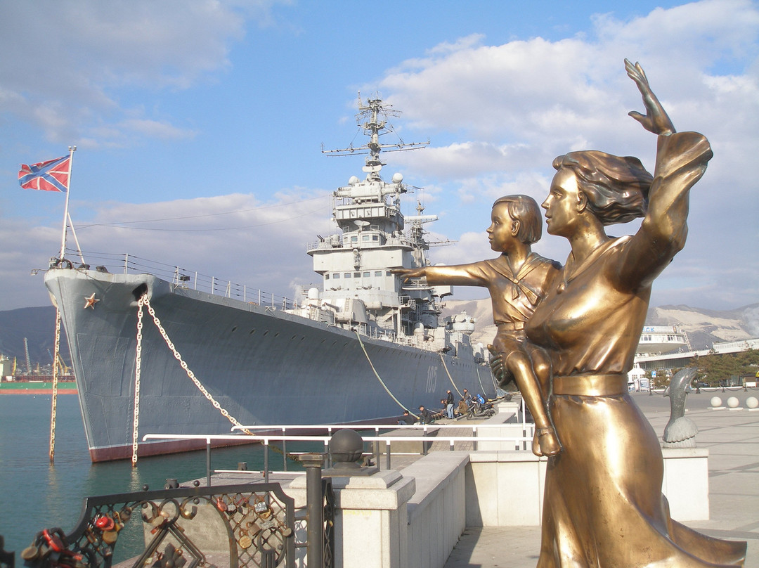 Monument to the Wifes of Sailors景点图片