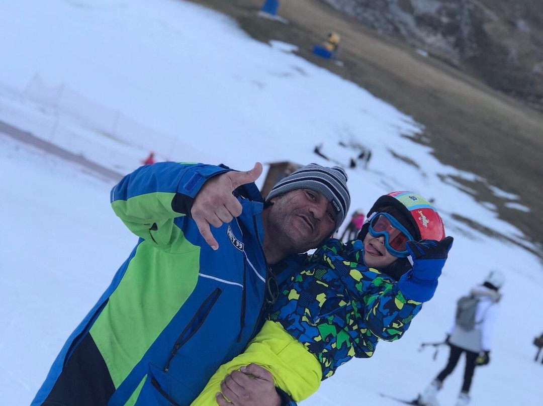 Snowboard & Ski School Math Academy Pescocostanzo景点图片