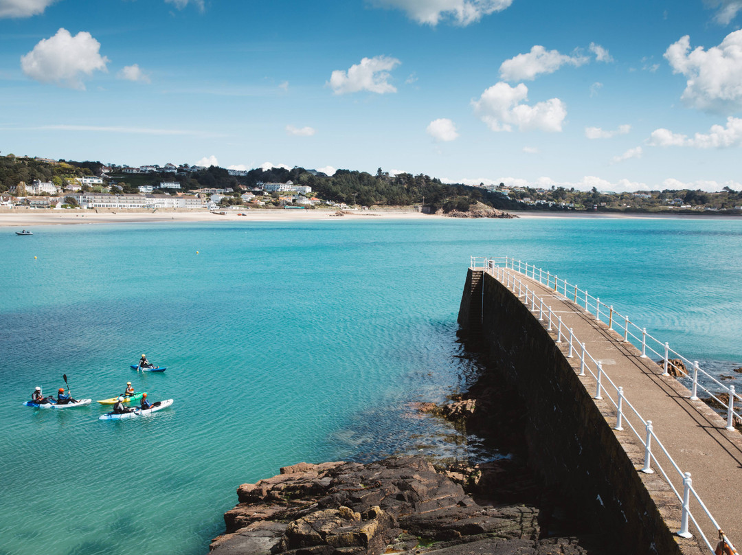 St. Brelade's Bay Beach景点图片