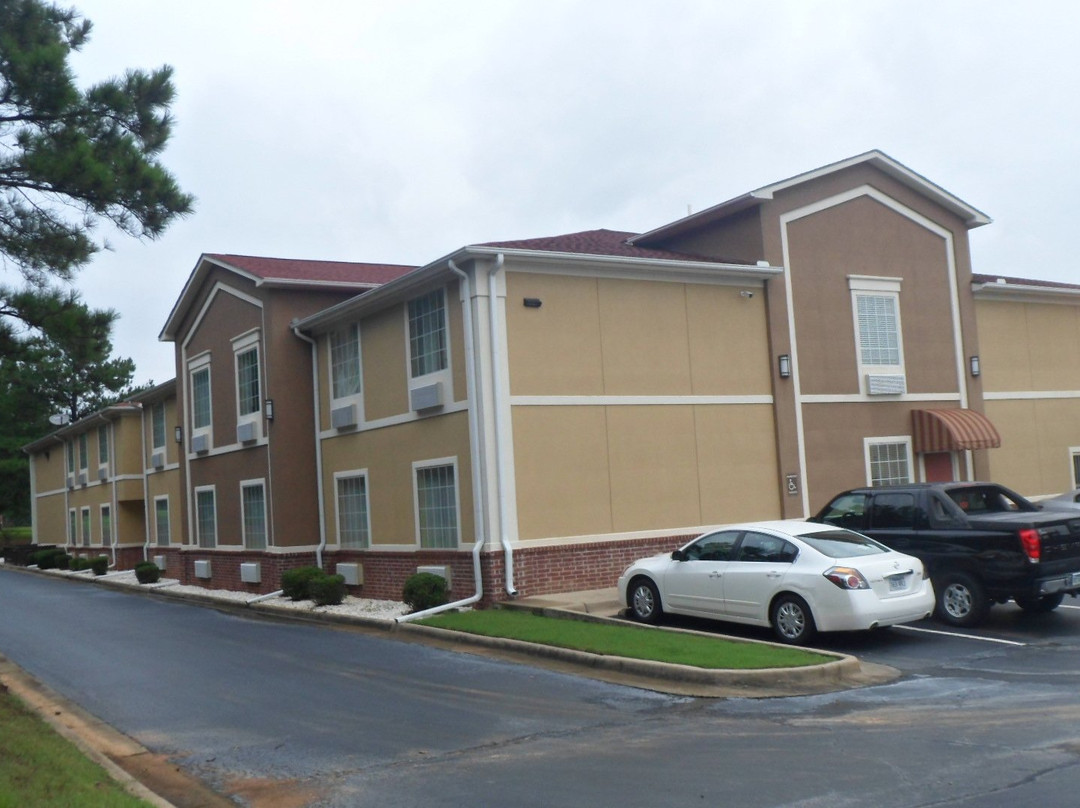 贝斯特韦斯特普勒斯舍伍德旅馆及套房酒店主图