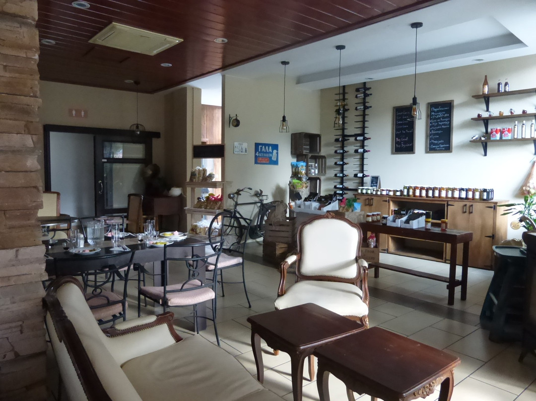 Vengera Café Restaurant and Apartments主图