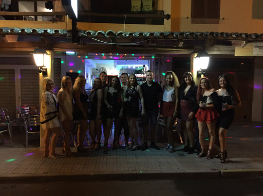 Andy's Bar-阿尔库迪亚港必去景点