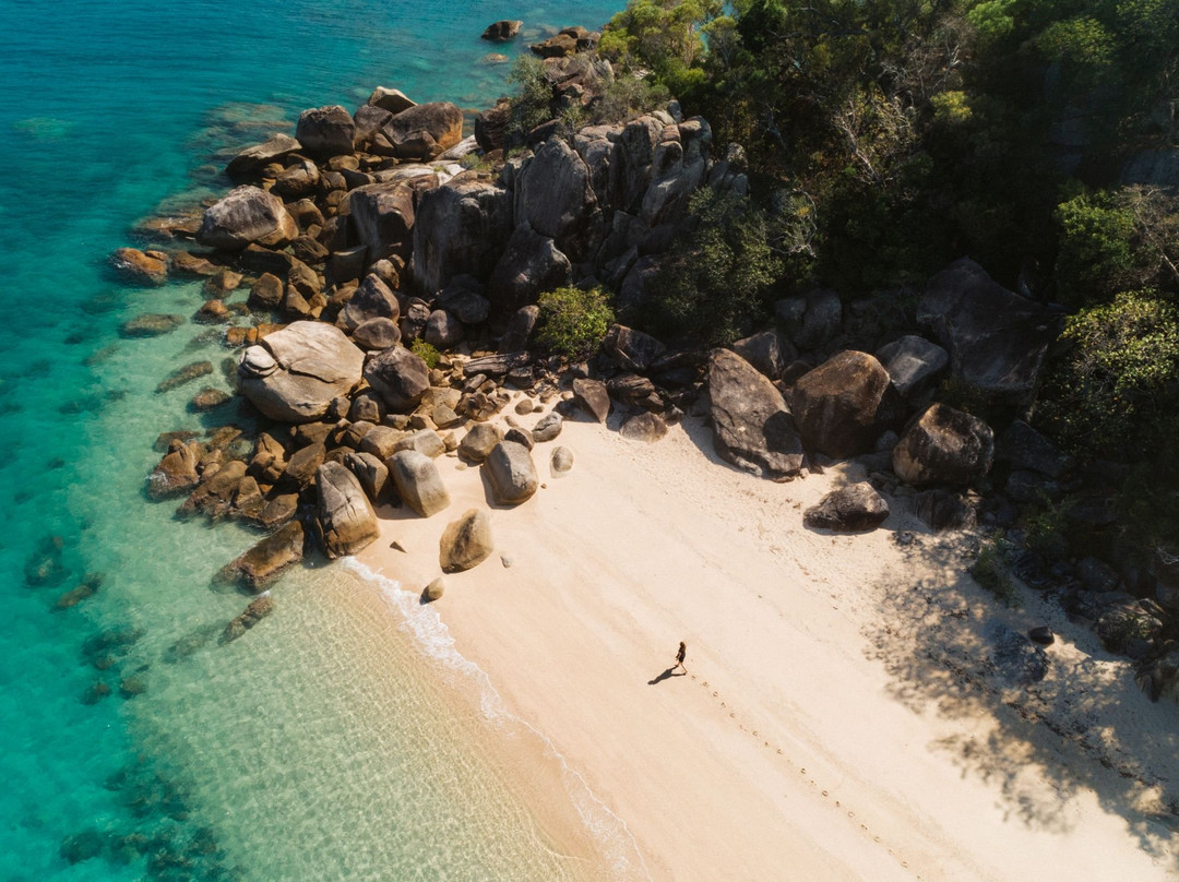 奥菲斯岛度假村酒店主图