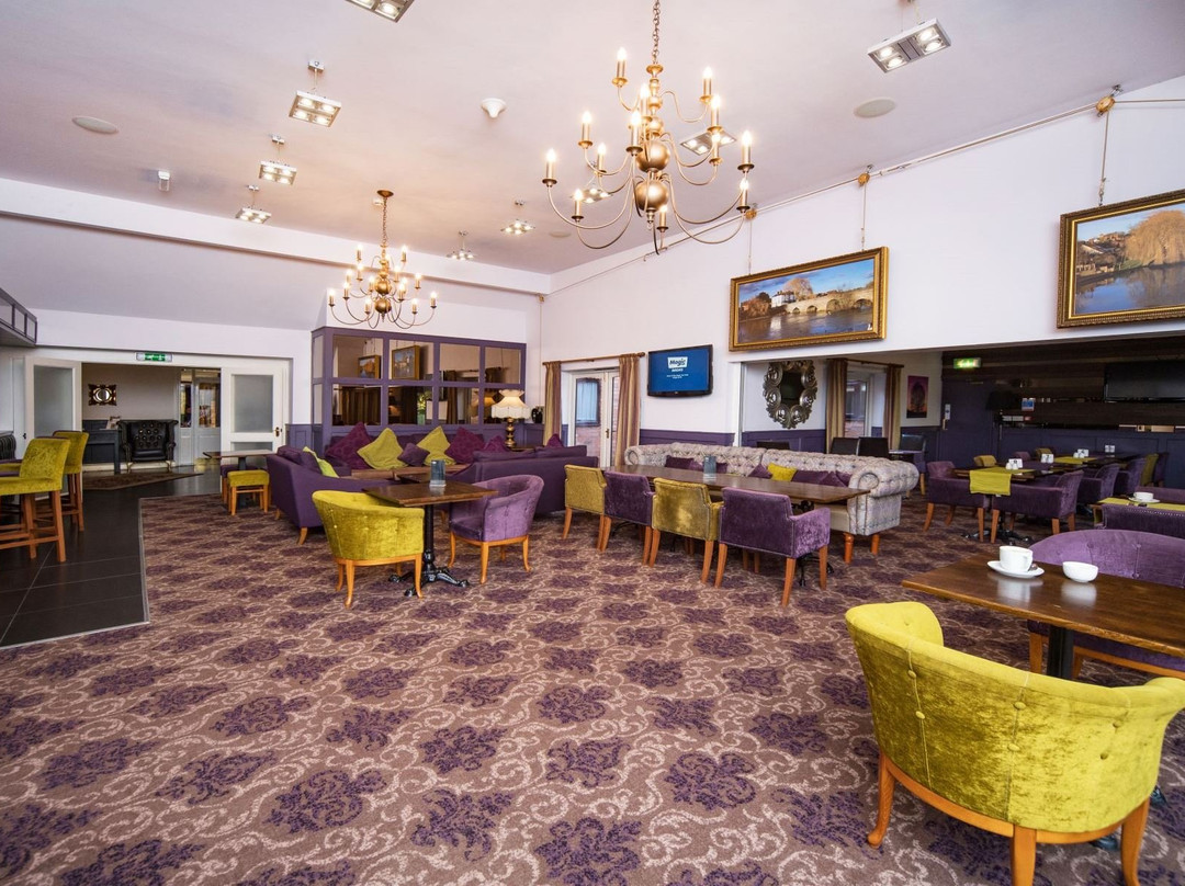 Henley Hotel主图