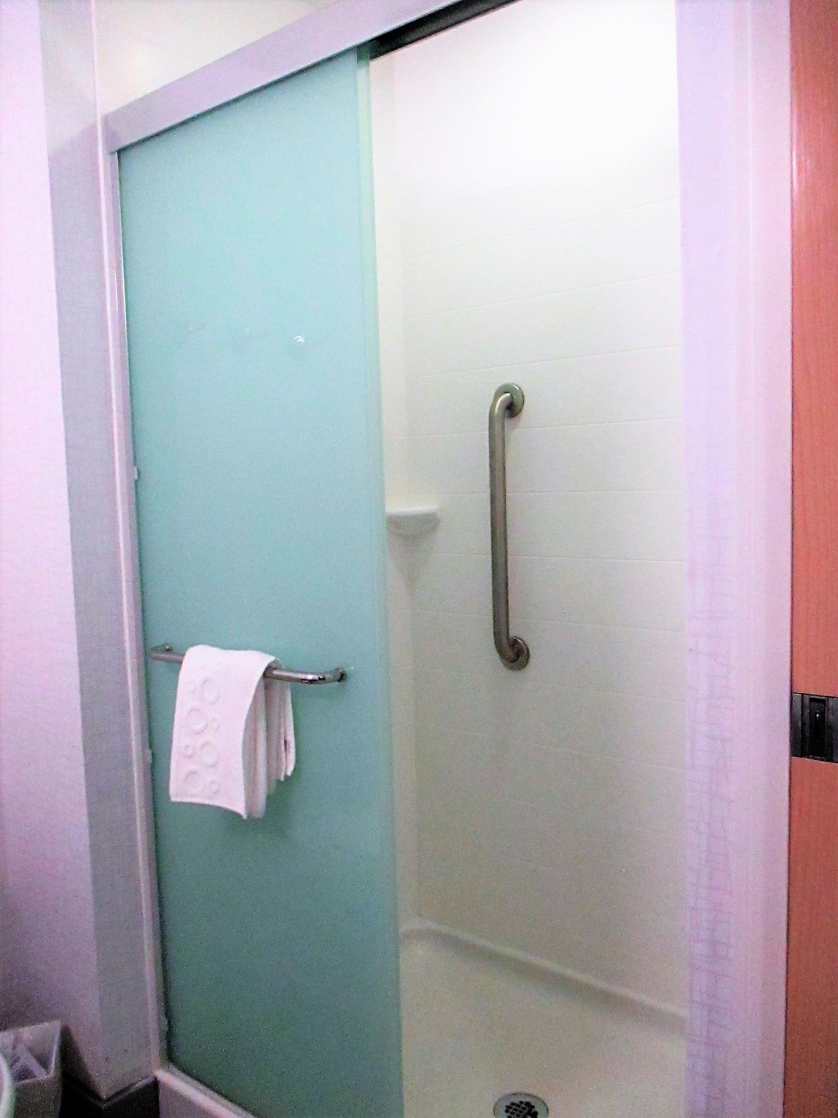 Home2 Suites by Hilton Blue Ash Cincinnati-浴室