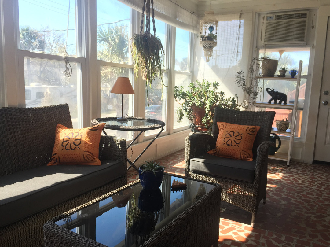 富丽海滩假日酒店主图