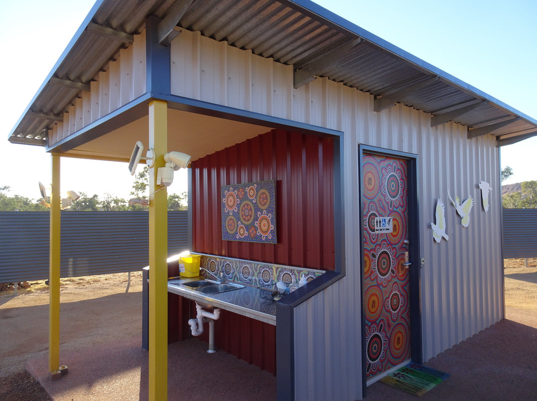 Kathleen Buzzacott Art Studio-爱丽斯泉必去景点