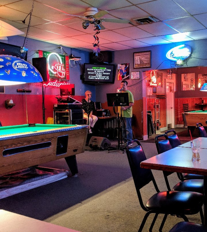 Buster Brown's Lounge