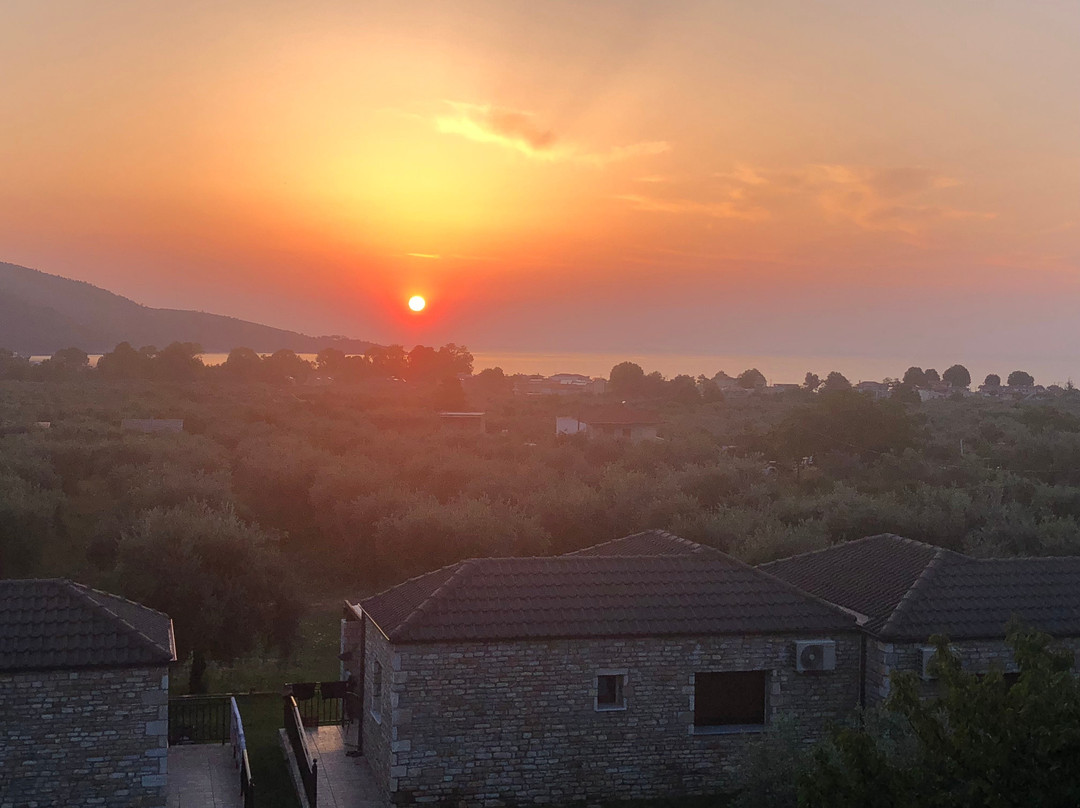 Achillion Hotel主图