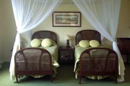 Russell's Retreat主图