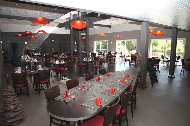 Chaucenne餐馆和美食-Restaurant Le Midi